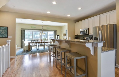 Midtown Ocean City Casa | ¡Para estrenar! 4-Br Bayside De Pueblo, Agua y Piscina, Playa 1 cuadra, Wi-Fi gratuito