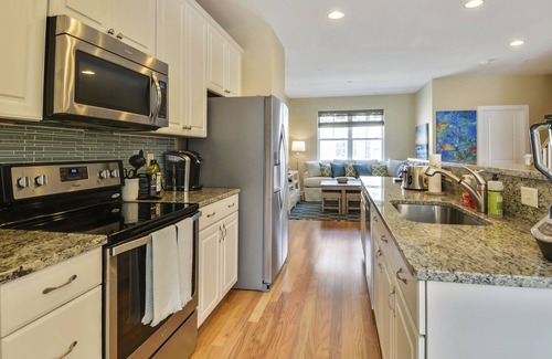 Midtown Ocean City Casa | ¡Para estrenar! 4-Br Bayside De Pueblo, Agua y Piscina, Playa 1 cuadra, Wi-Fi gratuito