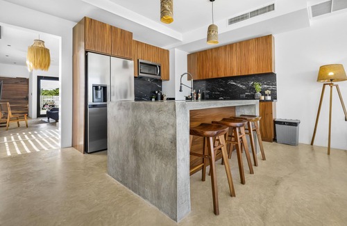 Cancun Condominio | Brand New 4 BR Oceanfront Luxury Condo