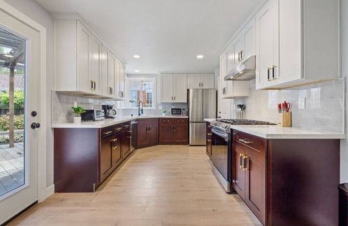 Redwood City Casa | BRAND NEW! 4B/2B Spacious Home in Redwood City