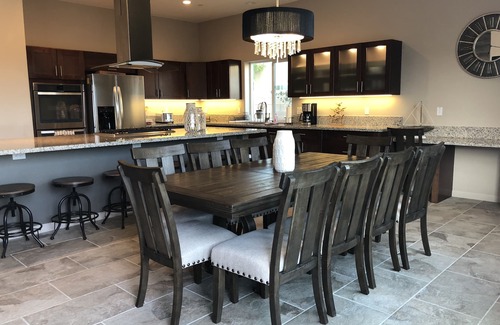 Landau Manor Casa | Nuevo 4bd 3br House a solo 7 minutos del centro de Palm Springs. Lic # 016210.