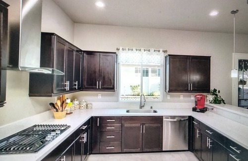 Hesperia Casa | Brand New 4bedroom pool/ spa house with game room and/play ground