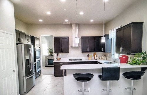 Hesperia Casa | Brand New 4bedroom pool/ spa house with game room and/play ground