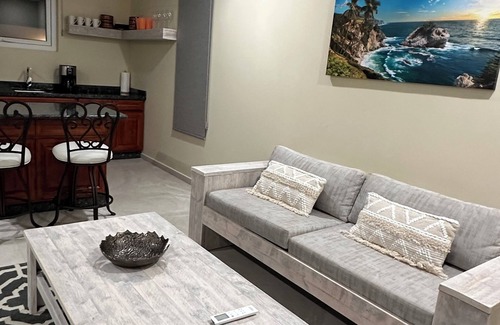 Washington Casa | Brand new 5,000 sq ft 4-bedroom house with WiFi and AC in gorgeous Noord