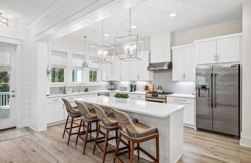Treetop Casa | BRAND NEW! 5/4.5 SLEEPS 16! 30A! Close to Pool, Firepit