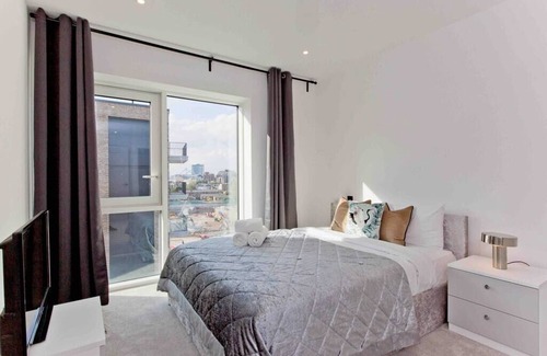 Chelsea Riverside Apartamento | Brand new , AC Luxury 2bed 2 bathrooms spacious