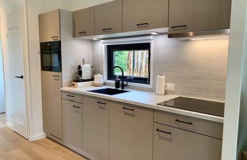 Sint Maartensvlotbrug Casa | Brand new and luxurious chalet with cosy veranda. Spacious and modern for 5 persons.
