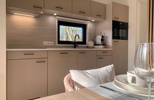 Sint Maartensvlotbrug Casa | Brand new and luxurious chalet with cosy veranda. Spacious and modern for 5 persons.