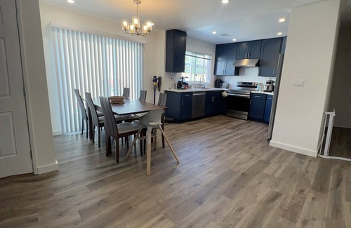 Ardenwood Casa | Brand new and quiet whole house