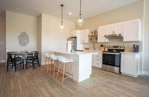 Chatham-Kent Condominio | Brand New and Very Spacious 1 Bedroom Condo!