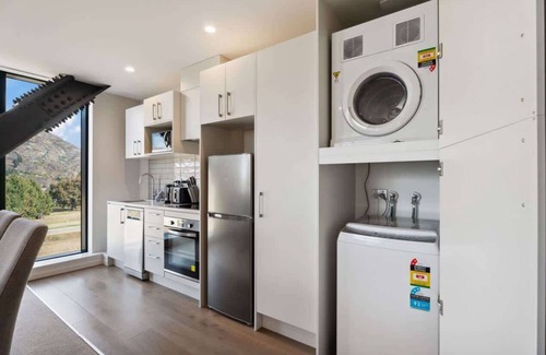 Frankton Apartamento | Brand New Apartment, Amazing Mountain views!