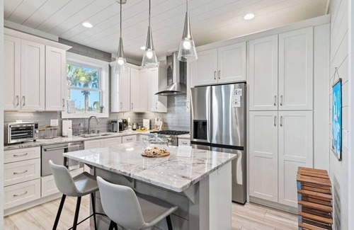 Sunnyside Casa | Brand New Beach Cottage in Carillon Beach! Walkable to Stores and Steps from the Beach!