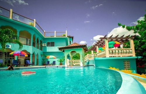 Negril Complejo | NUEVO HOTEL BOUTIQUE CON RESPIRACIONES TOMANDO VISTAS DE LA CIUDAD HISTÓRICA DE NEGRIL