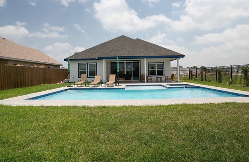 Port Isabel Casa | BRAND NEW BUILD! 4 Bed/3 Bath, Private Pool & Spa