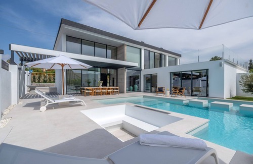 Fuengirola Villa | Casa de diseño a estrenar en Mijas