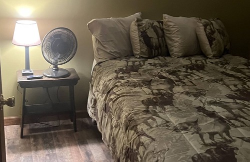 Hinton Cabina | Brand New Cabin on Greenbrier/New Room