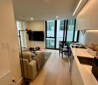 Te Aro Apartamento | Brand New CBD High Rise 1 Bed With Ocean View on the Doorstep of Courtenay Place
