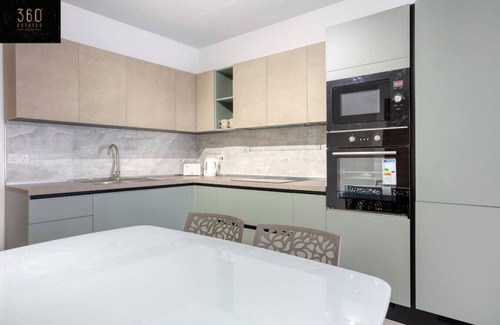 Gzira Apartamento | Brand new central APT with strong WIFI & Comfy Bed