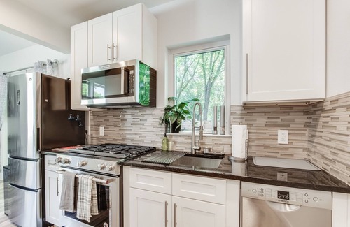 Chestnut Casa | ¡Nueva casa central de Austin! Una joya única en el centro de la ciudad !!