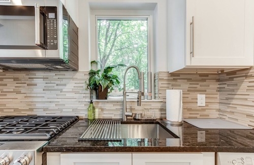 Chestnut Casa | ¡Nueva casa central de Austin! Una joya única en el centro de la ciudad !!