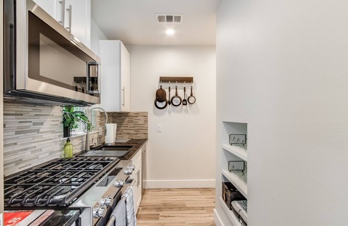 Chestnut Casa | ¡Nueva casa central de Austin! Una joya única en el centro de la ciudad !!