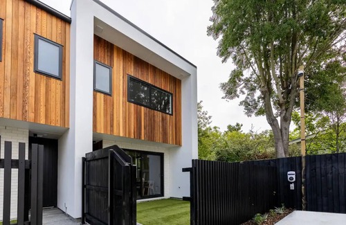 Addington Casa | Brand New & Central Townhouse