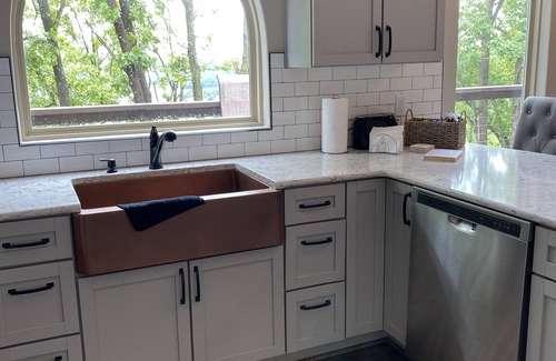 Garfield Chalet De Esquí | Brand new chalet (cabin) on Beaver Lake in the Ozark Mountains!.