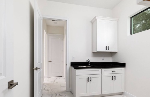 Ballast Point Casa | Brand New Chic Designed home- Ideal Tampa location.Sleeps 10