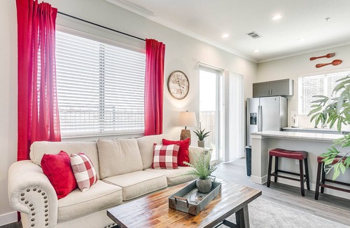 South Arlington Villa | ❤️ MARCA NUEVA LIMPIA Y SANEADA Villa Wifi + Cama King + Estacionamiento PRECIO CON DESCUENTO