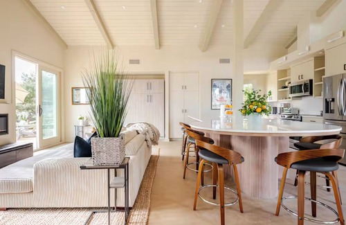 Santa Ynez Otro | Brand New Cliff May Inspired Santa Ynez Luxury Barn with Hot Tub, WiFi, AC