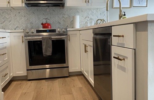 Majestic Pines Condominio | Brand New/Completely Renovated Mammoth Bigwood Condo/Garage
