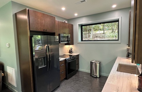 Rye Valley Cabina | Brand new completed June 2025 with Hot tub and River