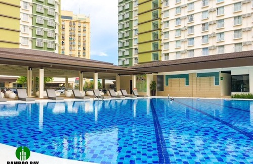Mandaue Apartamento | Nuevo condominio (totalmente amueblado) con WIFI rápido y TV por cable