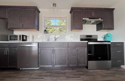 Tryon Cabaña | BRAND NEW! Cozy Island beach get-away.