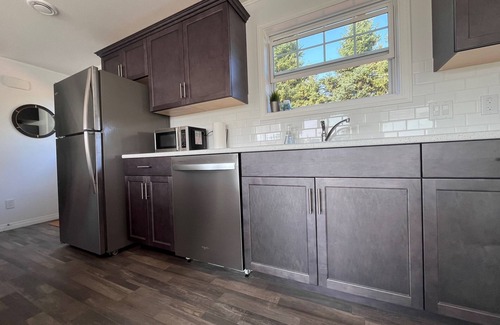 Tryon Cabaña | BRAND NEW! Cozy Island beach get-away.