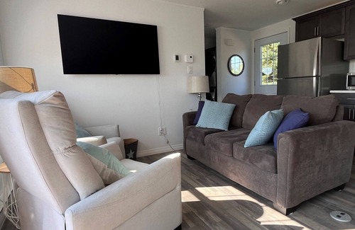 Tryon Cabaña | BRAND NEW! Cozy Island beach get-away.