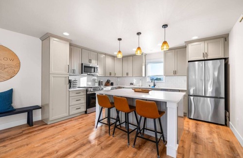 Lincoln City Casa | Brand New Custom Construction | Ocean Views | Hot Tub | Arcade | Sleeps 20