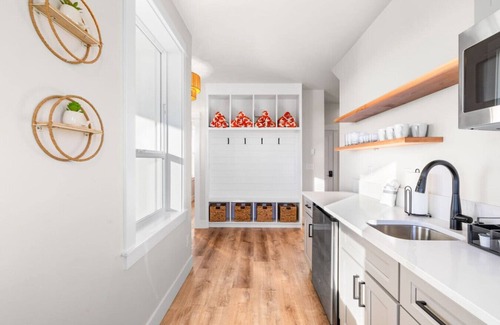 Lincoln City Casa | Brand New Custom Construction | Ocean Views | Hot Tub | Arcade | Sleeps 20