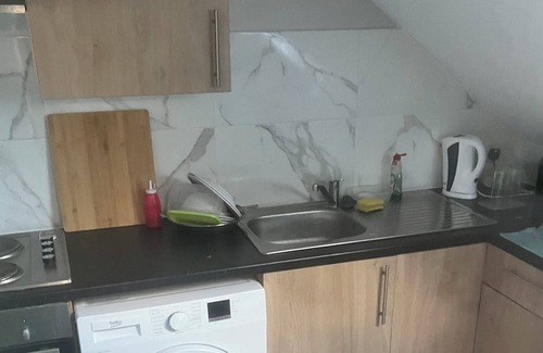 South Harrow Apartamento | Brand New Double bed Studio Flat With Shared Kitchen