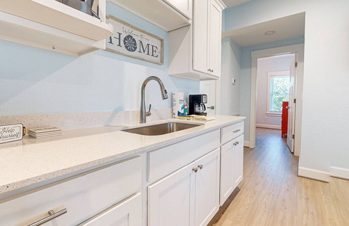 Avon Casa | Brand New Downstairs Duplex in Avon, NC with Wifi and a short walk to the Beach