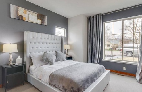 South Boise Village Casa | Brand New Downtown Modern 5 Beds, 3 Full Baths Vermont Avenue, Boise