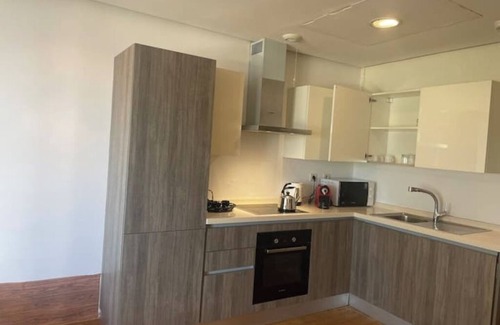 Hay Mohammadi Apartamento | Brand new, elegant and conveniently located in Casa-Marina