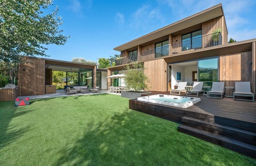 Mill Valley Casa | Brand New Equisite Modern Home Close To Hiking, Biking, San Fran, & Wine Country