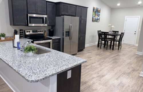 Greenville Casa | Brand New Everything Pond 65' Tv Spacious One Level