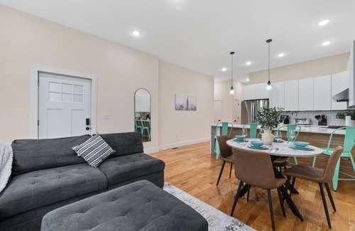 Communipaw Condominio | Brand New Family Home! The Game Room at City Key