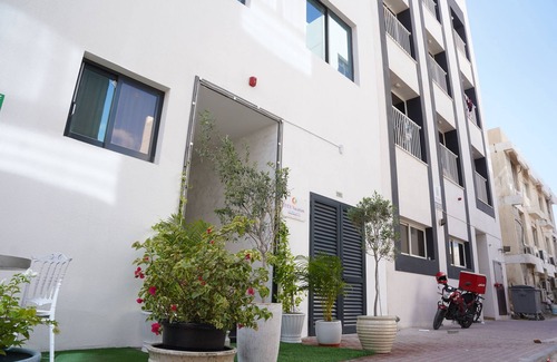 Al Quoz Apartamento | Brand New Furnished Apartment ,city view, Ac & Wireless internet.