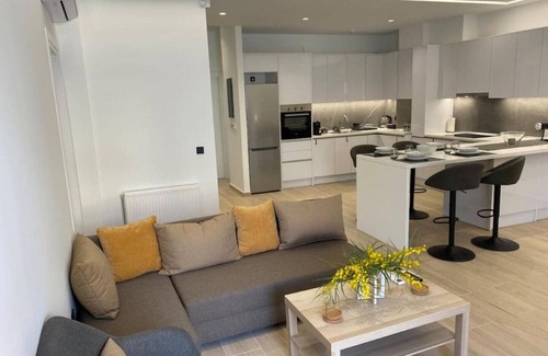 Marousi Apartamento | Brand New Garden Apartment