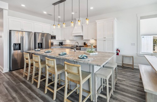 Thomas Drive Casa | Brand New Gulf Front Home. 7BR, Custom Margaritaville Cabana, Pool. Discounts!