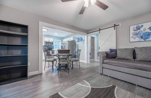 Scotts Casa | Brand New & High Quality Reno w/ Great Location