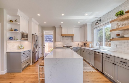 Lincoln City Casa | Brand New Home: 3 King Bedrooms, Kids Bonus and Bunk Room, Hot Tub, Near Beach!